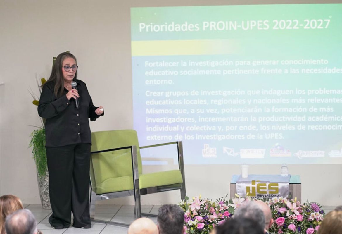 Investigadoras e investigadores reciben el reconocimiento de la UPES 